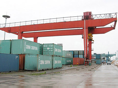 What Are the Application Advantages of Harbour Cranes?