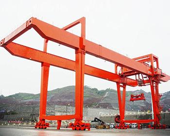 Efficient Loading and Unloading: Outdoor Gantry Cranes at Railway Yards