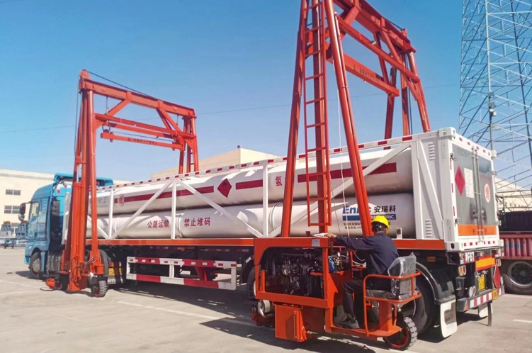 A New Type of Crane Equipment——Light Container Crane